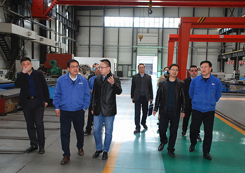 甘肅省工信廳徐亞綱來星火機(jī)床公司調(diào)研