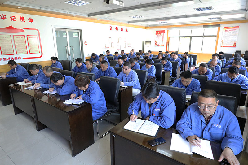 星火機(jī)床公司開展“拼搏四季度完成全年生產(chǎn)目標(biāo)”擂臺(tái)賽