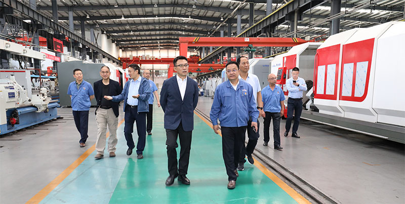 中國(guó)工業(yè)設(shè)計(jì)協(xié)會(huì)領(lǐng)導(dǎo)一行來星火機(jī)床公司調(diào)研