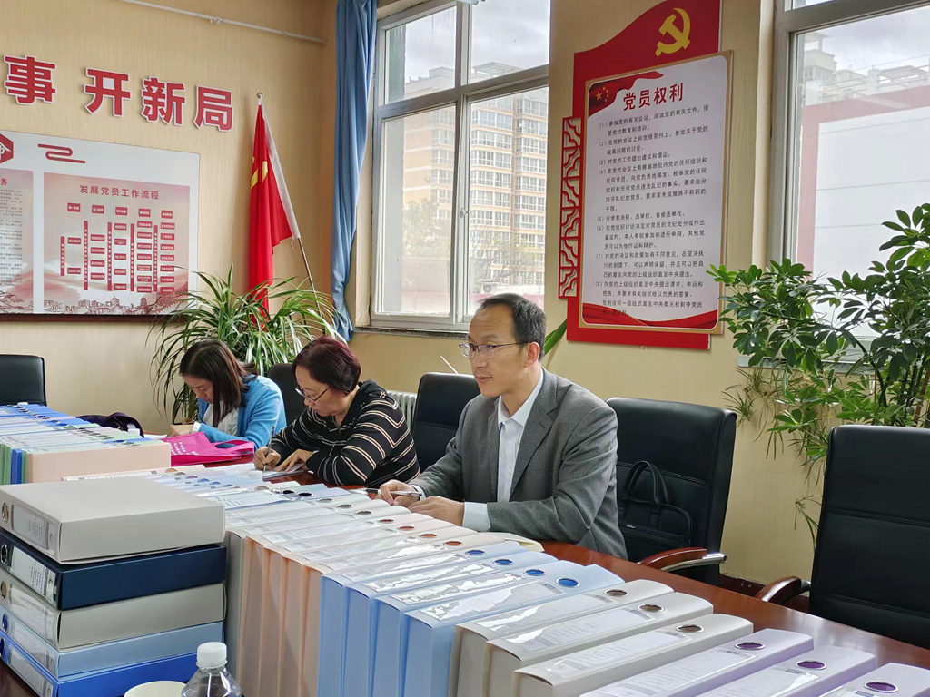 天水開放大學副校長王小平一行督查星火教學點迎接評估準備工作