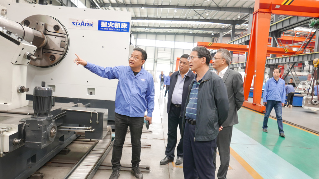 省國投集團(tuán)副總經(jīng)理馬海福一行考察星火機(jī)床公司