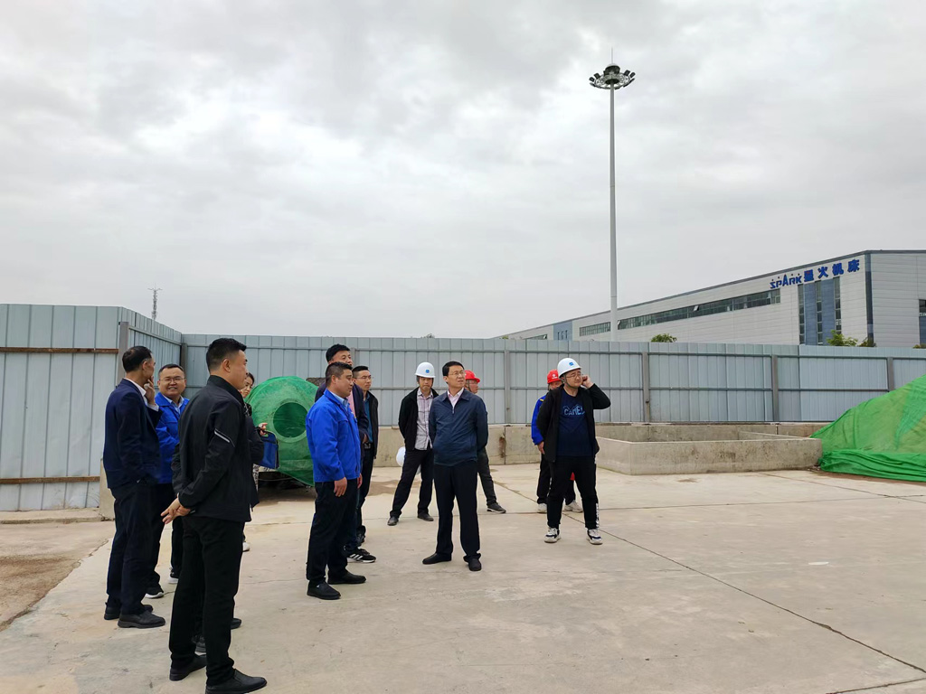 天水市發(fā)改委副主任賈尚明一行來星火機床公司調(diào)研項目建設情況