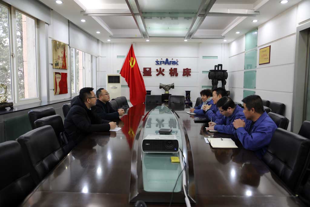 春送暖 心系人才——市委組織部賈軍煥一行到星火公司慰問(wèn)企業(yè)高端技能人才