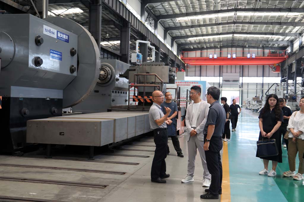 省工信院寇明章一行到星火調研專精特新中小企業(yè)發(fā)展情況
