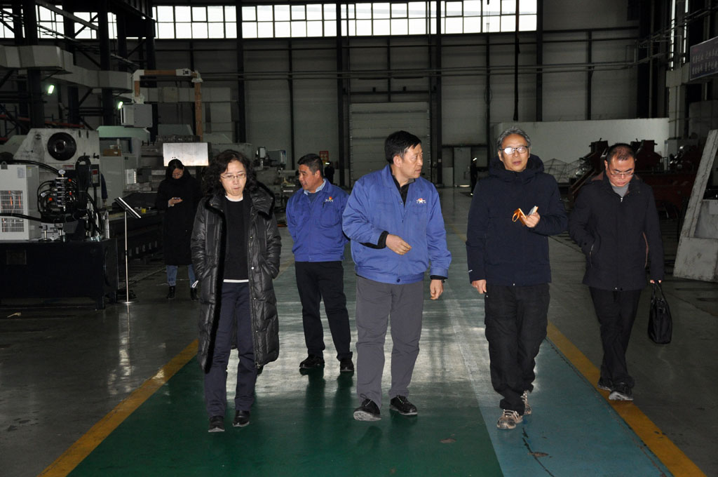 深圳證券交易所考察組來(lái)星火數(shù)控公司參觀考察