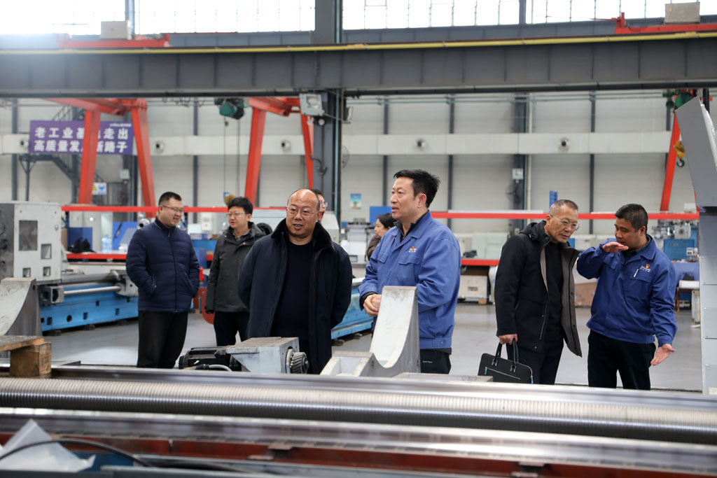 省工信廳調(diào)研組來星火數(shù)控公司調(diào)研