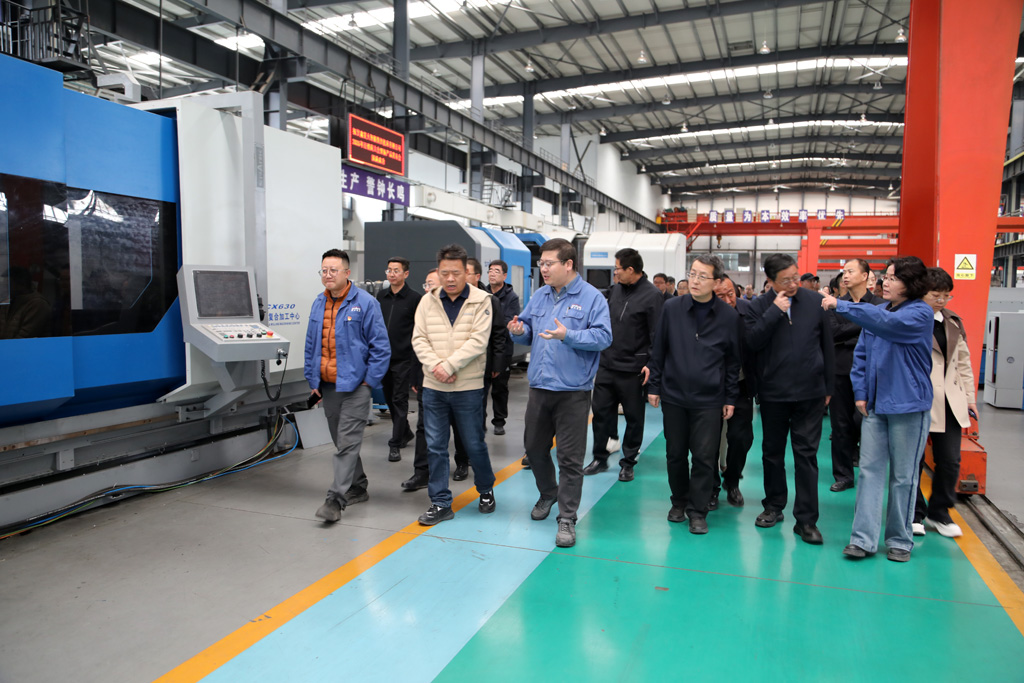 省工信廳、省內(nèi)各市州工信局、金融機構(gòu)領(lǐng)導(dǎo)來星火數(shù)控調(diào)研