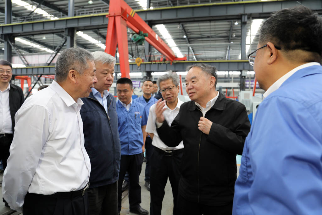 中國工程院院士周濟蒞臨星火數(shù)控公司指導工作