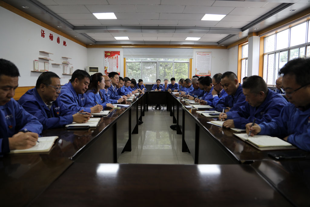 天水星火機(jī)床組織黨員干部參加警示教育大會(huì)